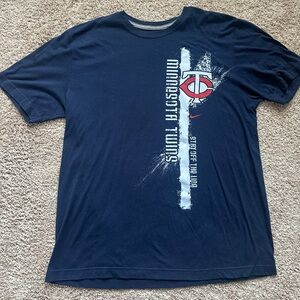 Nike Minnesota Twins T-Shirt Mens XL Navy Blue Stay Off The Line Graphic Tee